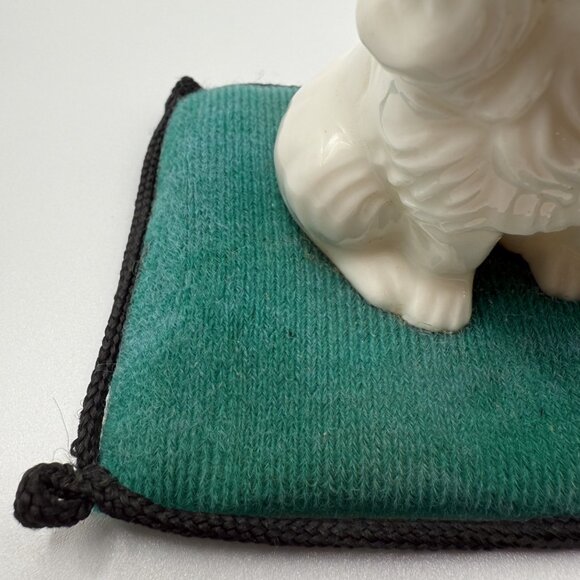 RARE Vintage McCrory 'From Around the World 'Porcelain Dogs on Pillow - Picture 3 of 7